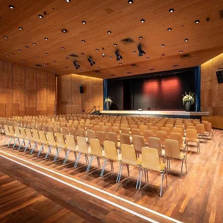 Готель Spirgarten 3*